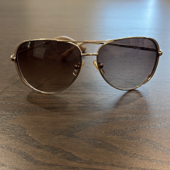 Michael kors sunglasses with case - Picture 3 of 4